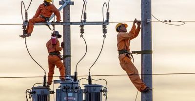 Giá điện sẽ tăng 4.5% lên hơn 2.000 đồng/kWh từ hôm nay